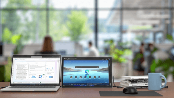 HP Series 5 Pro 14 inch WQXGA Portable Monitor - 514pn Lifestyle Spin
