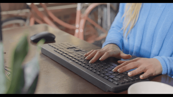 HP 230 Wireless Keyboard - Product Overview Video 31 sec - English for EMEA